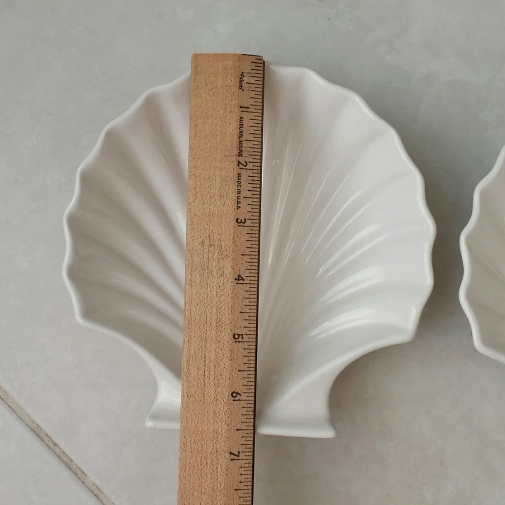 Set of 2 Shell Dishes